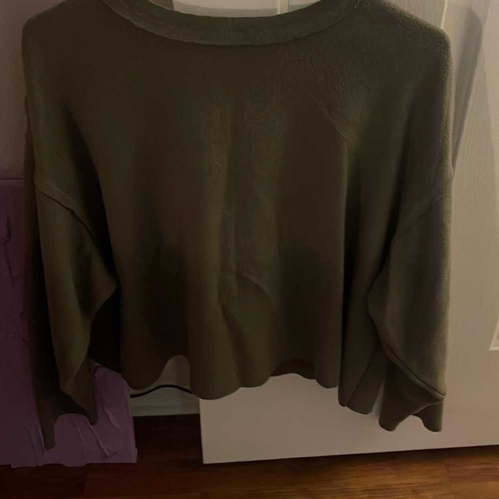 Grey crop sweater